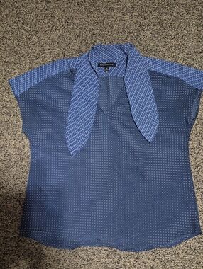 Banana Republic Blue Patterned Short-Sleeve Blouse with Tie Collar